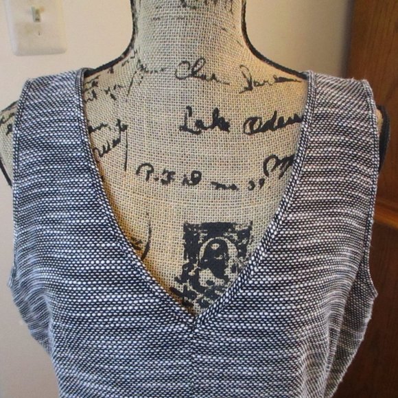 Banana Republic Women's Sleeveless V-Neck Dress, Black & White Tweed, Size 14 - Picture 3 of 9